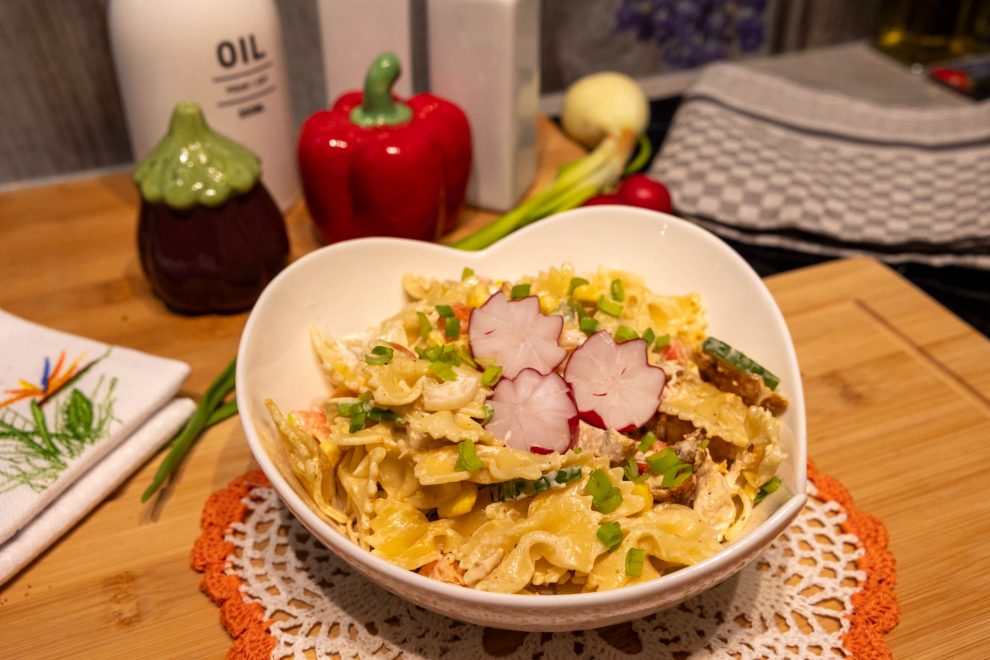 Sałatka makaronowa z kurczakiem