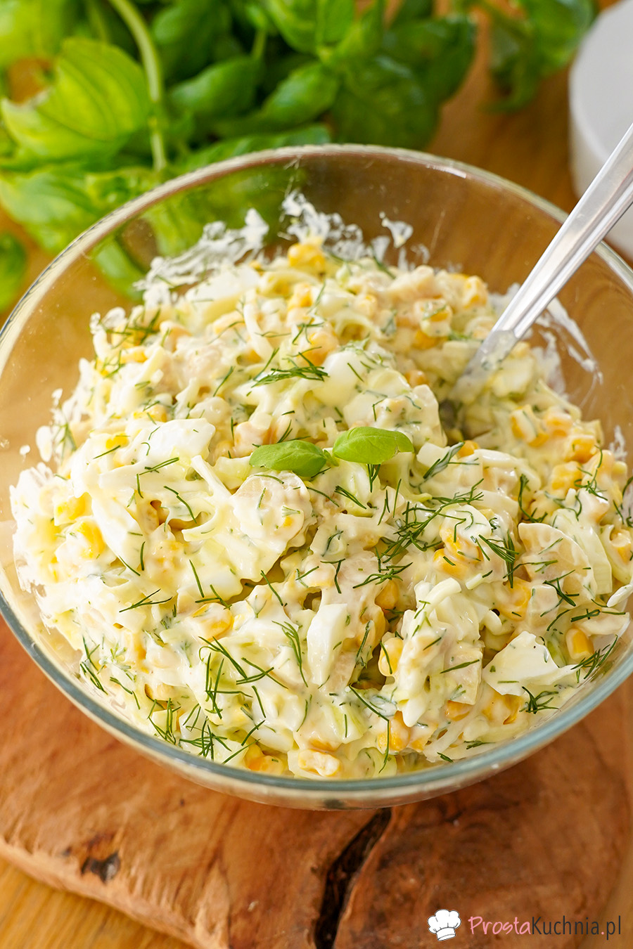 Sałatka z jajek i pieczarek marynowanych