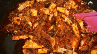 Śledzie z grzybami, prosty przepis