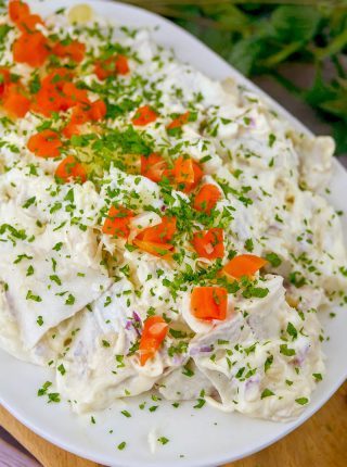 Śledzie z serem żółtym w musztardowym sosie – posmakują każdemu