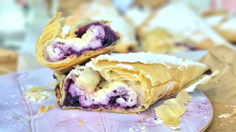 Rożki filo z borówkami