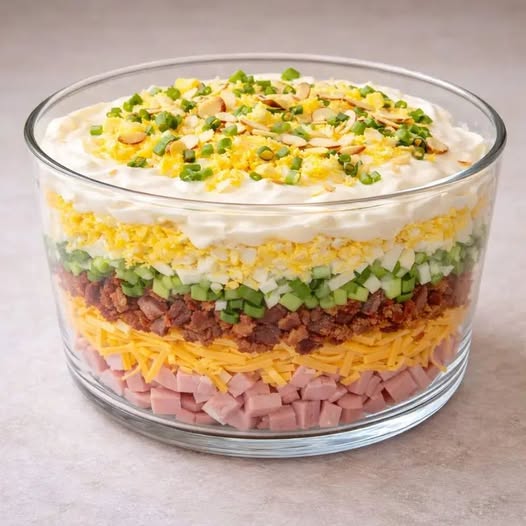 Sałatka milionera warstwowa