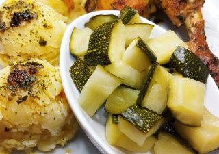 Pyszne ćwiartki kurczaka pieczone w przyprawach