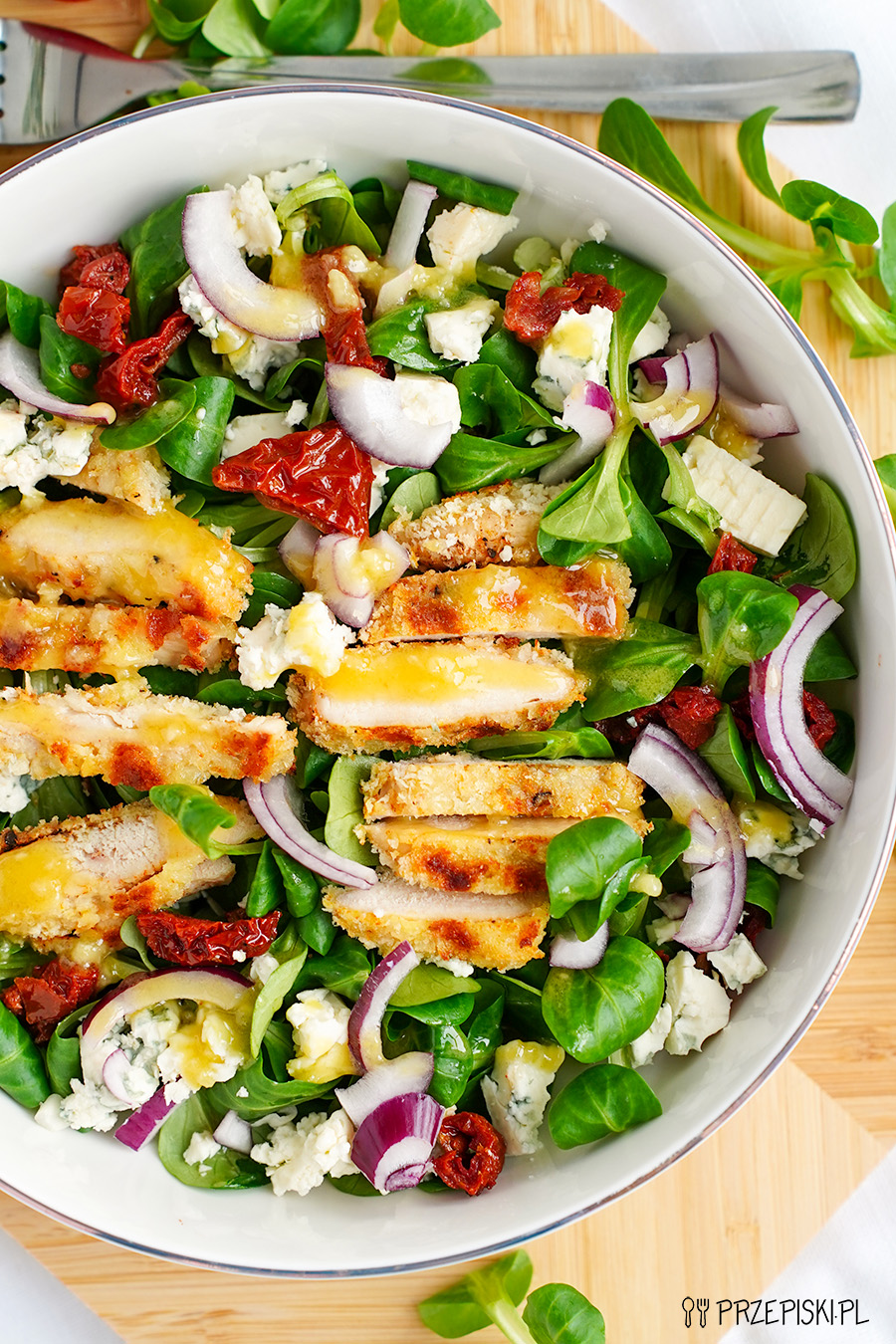 Sałatka z grillowanym kurczakiem i roszponką