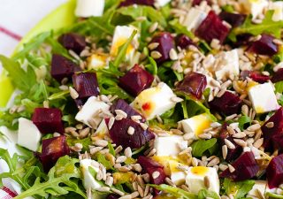 Sałatka z fetą i burakiem