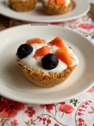 BABECZKI OWSIANE Z JOGURTEM I OWOCAMI