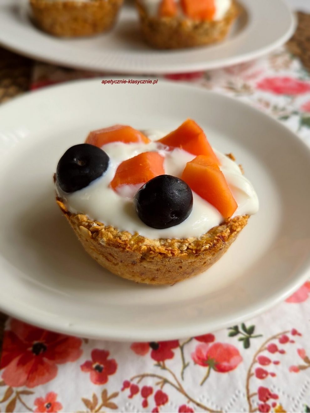 BABECZKI OWSIANE Z JOGURTEM I OWOCAMI