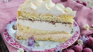 Torcik z kremem śmietankowo-kawowym