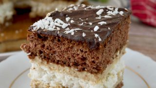 Kawowy Przekładaniec – klasyczne ciasto jak z dawnej cukierni