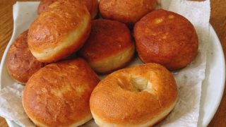 Domowe pączki na smalcu – miękkie, lekkie i zawsze udane