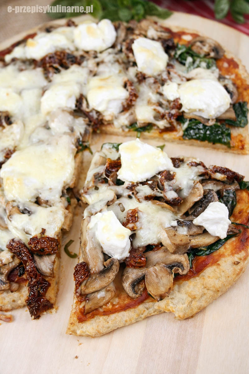 Pizza twarogowa ze szpinakiem i ricottą – szybka i lekka