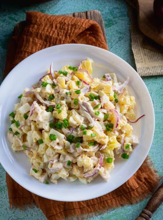 Sałatka ziemniaczana z wędzonym kurczakiem