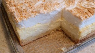 Sernik złota rosa – sprawdzony przepis bez zakalca