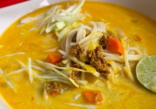 ROZGRZEWAJĄCA ZUPA CURRY