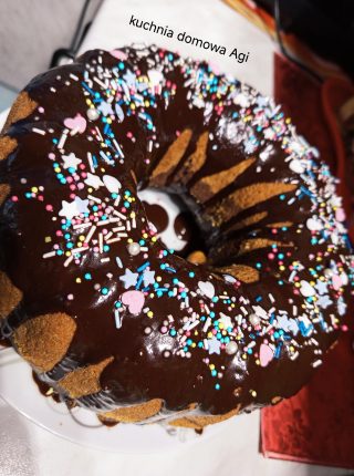 Babka piaskowa na majonezie z kakao i polewą kakaową