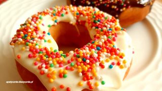 AMERYKAŃSKIE PĄCZKI (DONUTS)