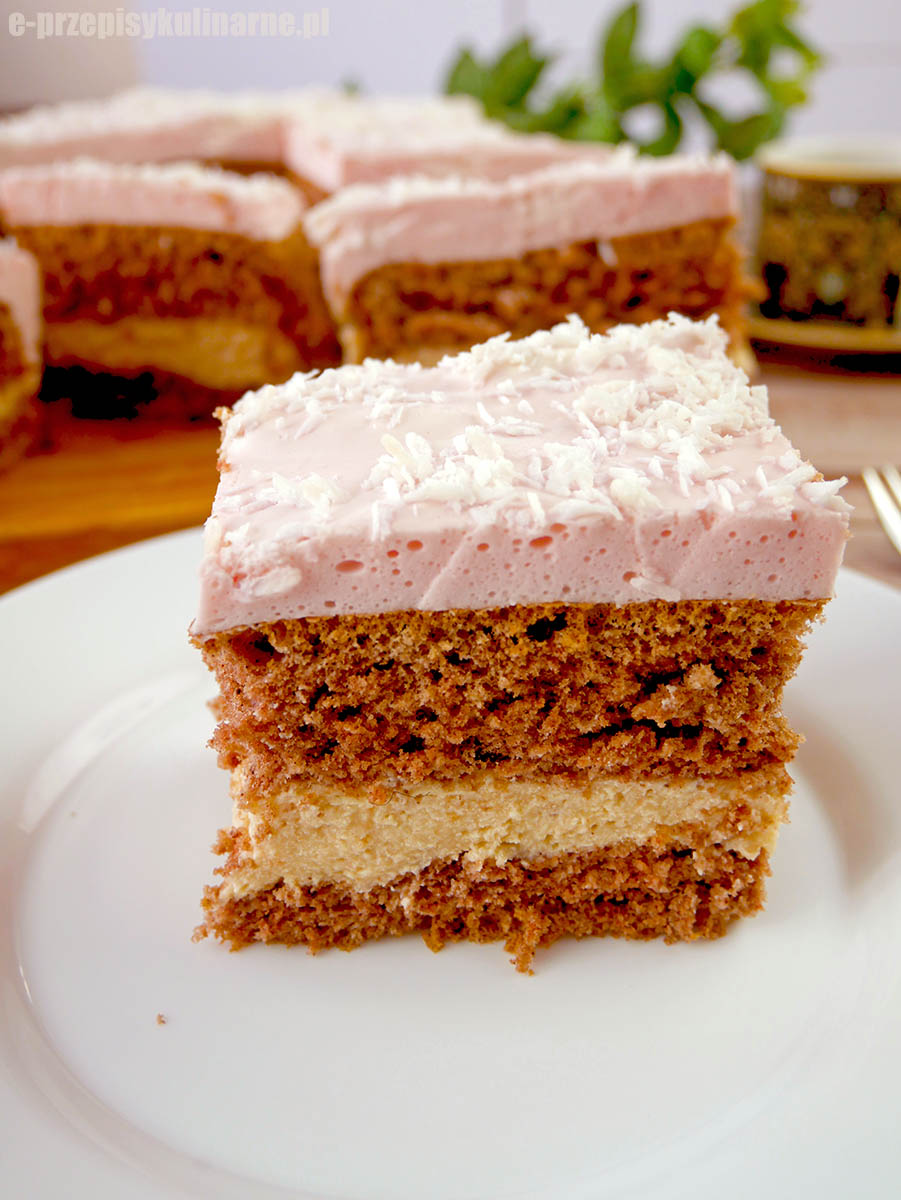 Ciasto Dworska Fantazja – elegancki deser z kremem i lekką pianką