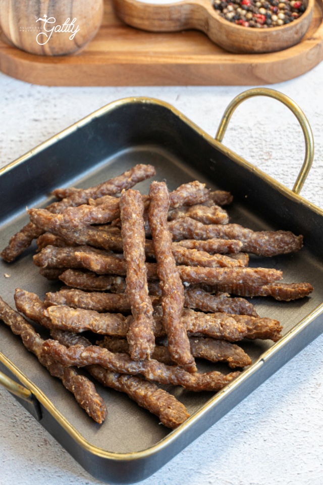 Kabanosy wieprzowe z piekarnika