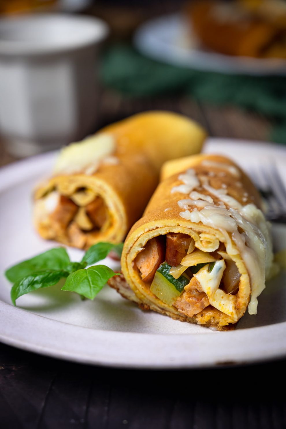 Naleśniki z kapustą, kiełbasą i cukinią