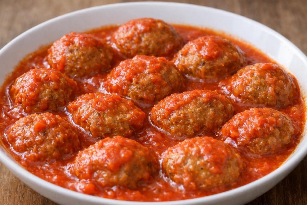 Pulpety w sosie pomidorowym – miękkie, delikatne i pełne smaku