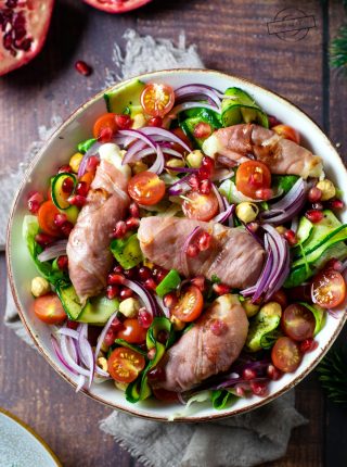 Sałatka z mozzarellą w szynce parmeńskiej