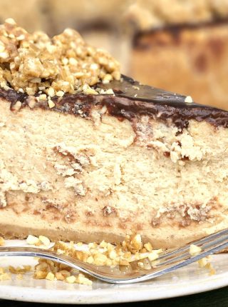 Sernik kajmakowy z jogurtem greckim