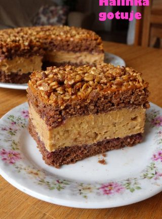 Słonecznikowiec – domowe ciasto z kremem i chrupiącym słonecznikiem