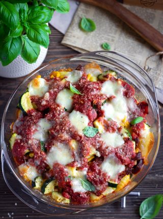 Gnocchi zapiekane z chorizo w pomidorowym sosie