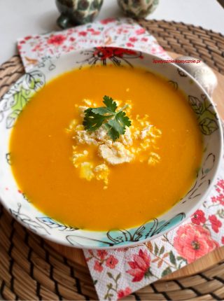 AROMATYCZNA ZUPA Z MARCHEWKI I POMARAŃCZY