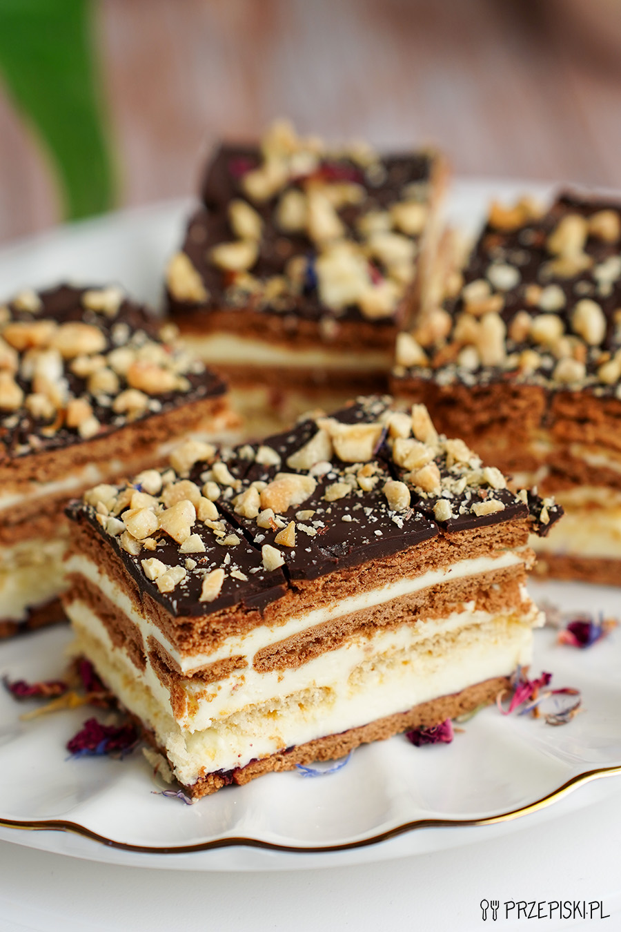 Przekładaniec z mlecznym kremem bez pieczenia