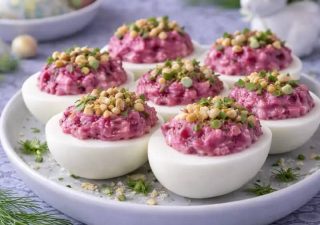 Jajka faszerowane buraczkami