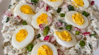 Jajka w sosie tatarskim – prosta przystawka, która zawsze znika ze stołu