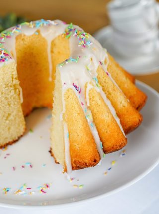 Jogurtowa babka Wielkanocna