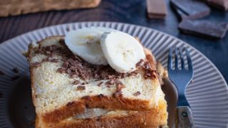 Pudding chlebowy z bananem i czekoladą