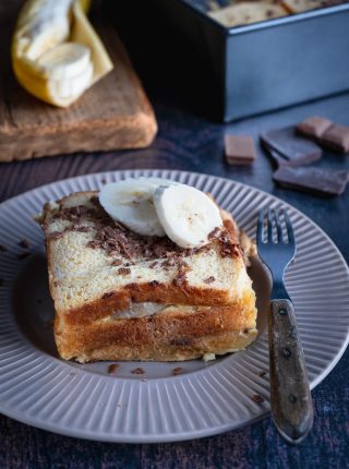 Pudding chlebowy z bananem i czekoladą