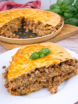 Torcik z tortilli z mięsem mielonym – szybki i smaczny obiad z piekarnika