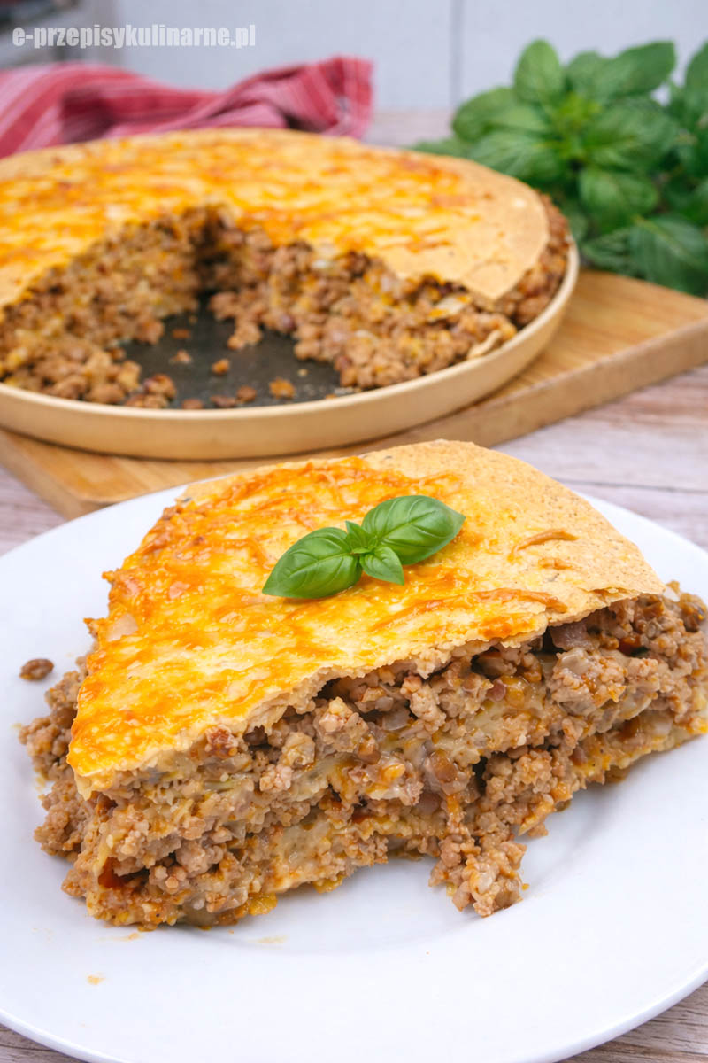 Torcik z tortilli z mięsem mielonym – szybki i smaczny obiad z piekarnika