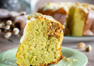 Babka pistacjowa z chrupiącym kataifi