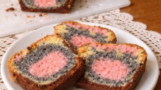 Babka Tulipan – kolorowe ciasto z keksówki, które wygląda pięknie po przekrojeniu