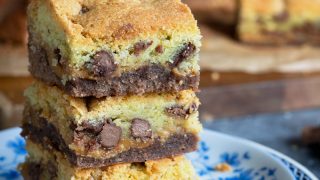 Czekoladowe ciasto z kajmakiem