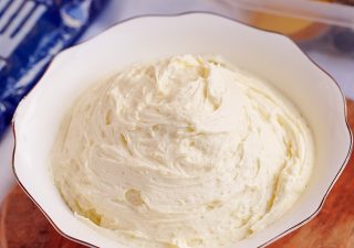 Maślany krem z mlekiem w proszku