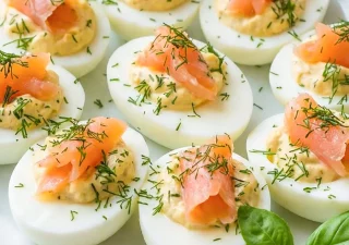 Jajka faszerowane łososiem