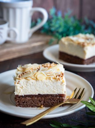 Kostka malinowo-ajerkoniakowa