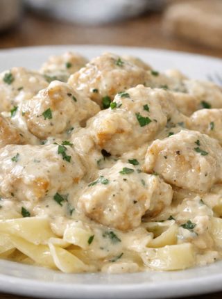 Kurczak w sosie śmietanowym – prosty i bardzo smaczny obiad w 30 minut