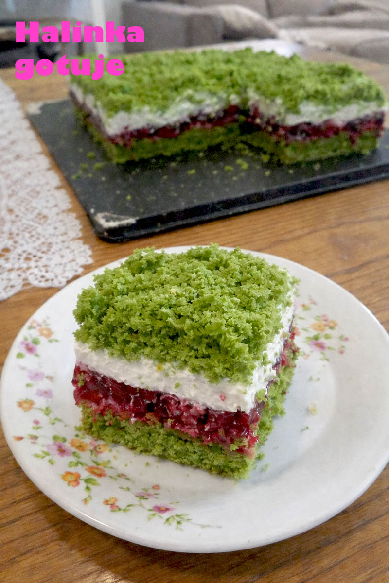 Leśny Mech – zielone, wilgotne ciasto z malinami i kremem