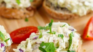 Pasta kanapkowa z awokado i tuńczyka