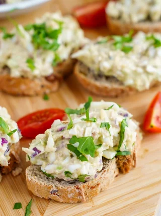 Pasta kanapkowa z awokado i tuńczyka