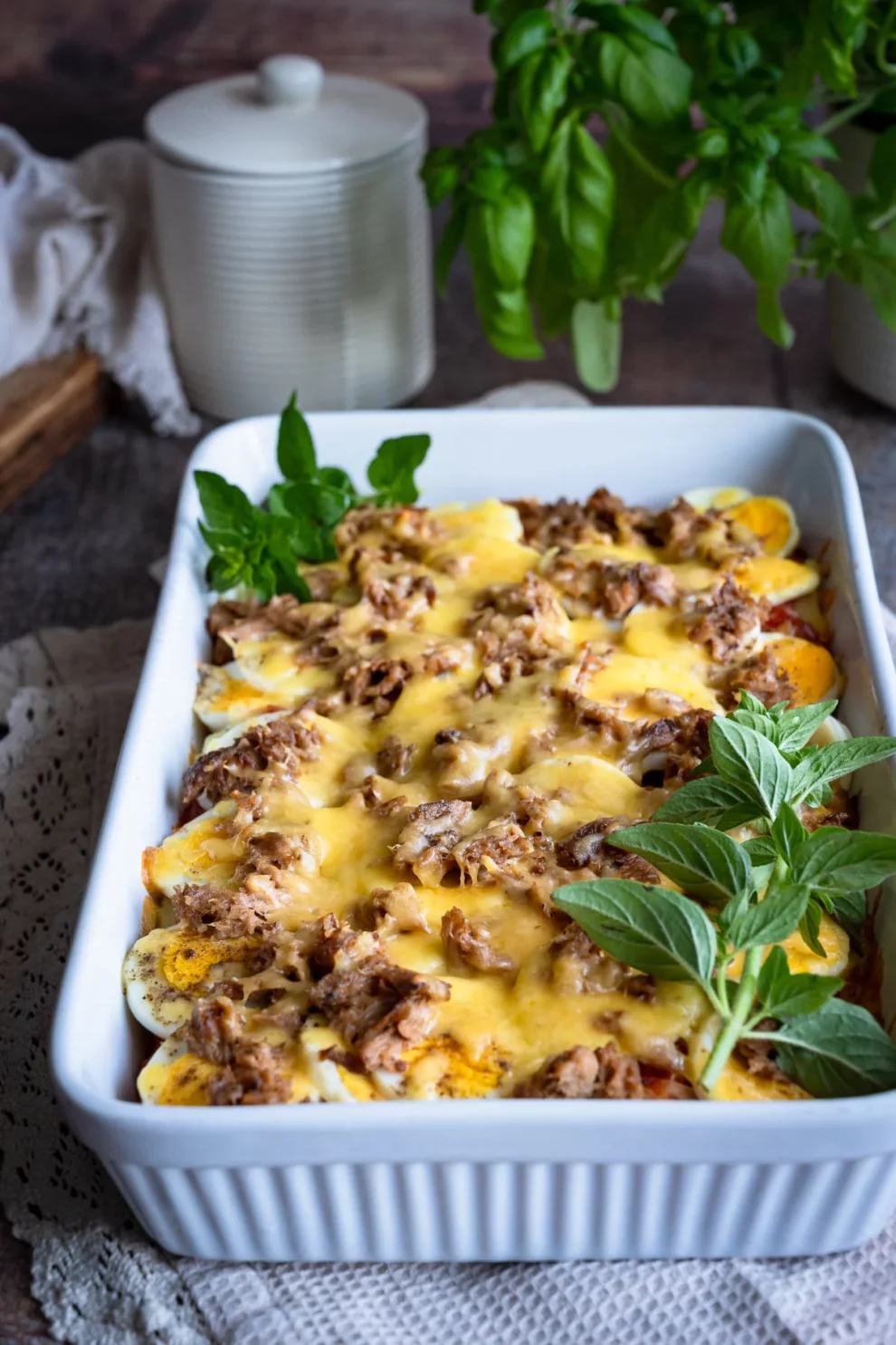 Zapiekanka ziemniaczana z jajkami i tuńczykiem