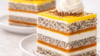 Ciasto makowe z kremem i galaretką