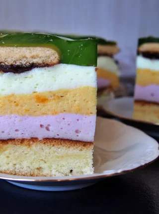 Kolorowe ciasto piankowe z delicjami